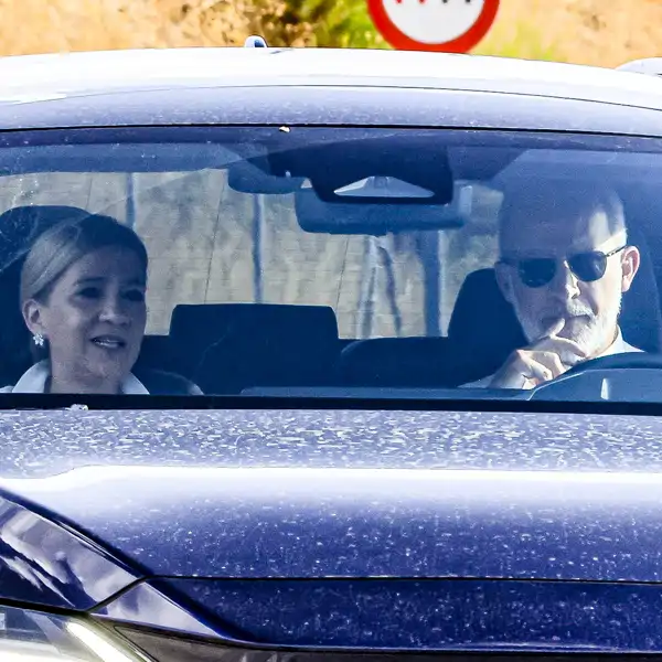 El Rey Felipe VI y la Infanta Cristina llegando juntos a la boda de Victoria López Quesada el pasado mes de agosto 