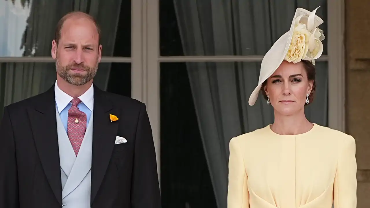 Kate Middleton reaparece en la fiesta de los jardines de Buckingham con un vestido del color tendencia que rinde tributo a la Reina Isabel II